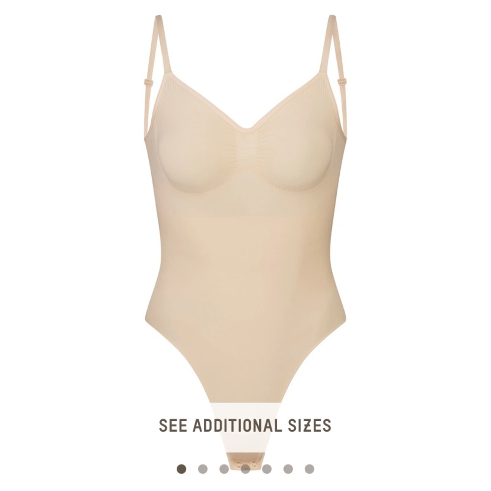 SKIMS S/M SEAMLESS SCULPT LOW BACK THONG BODYSUIT